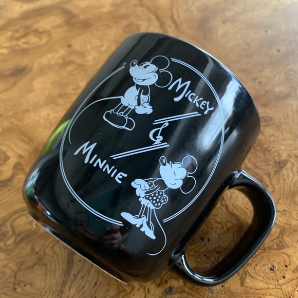 Mickey& Minnie Mug - Picture 2 of 6